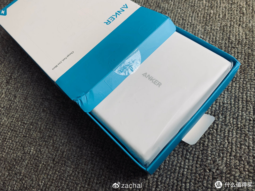 快充届的灭霸选手——Anker PowerPort Atom PD 4