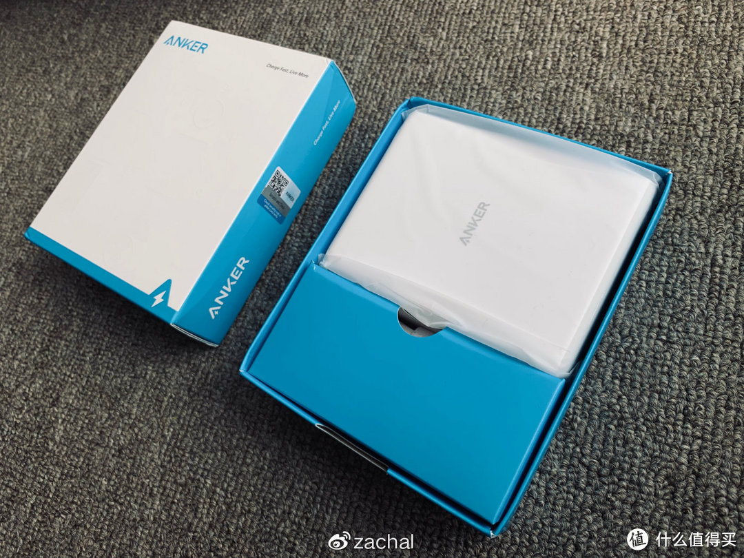 快充届的灭霸选手——Anker PowerPort Atom PD 4