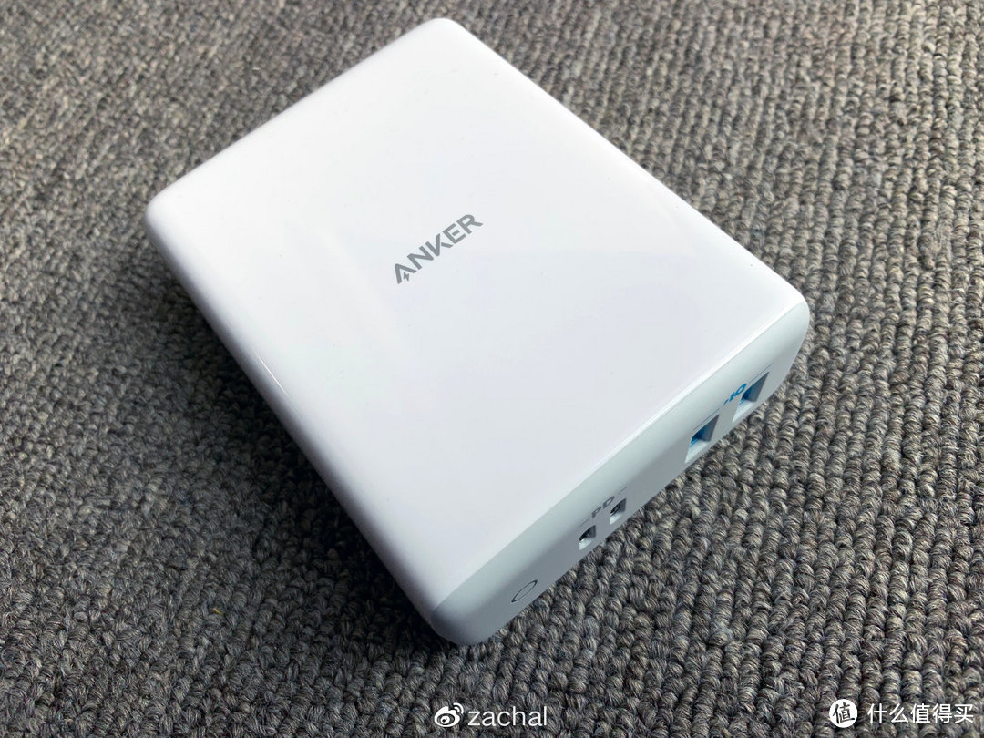 快充届的灭霸选手——Anker PowerPort Atom PD 4