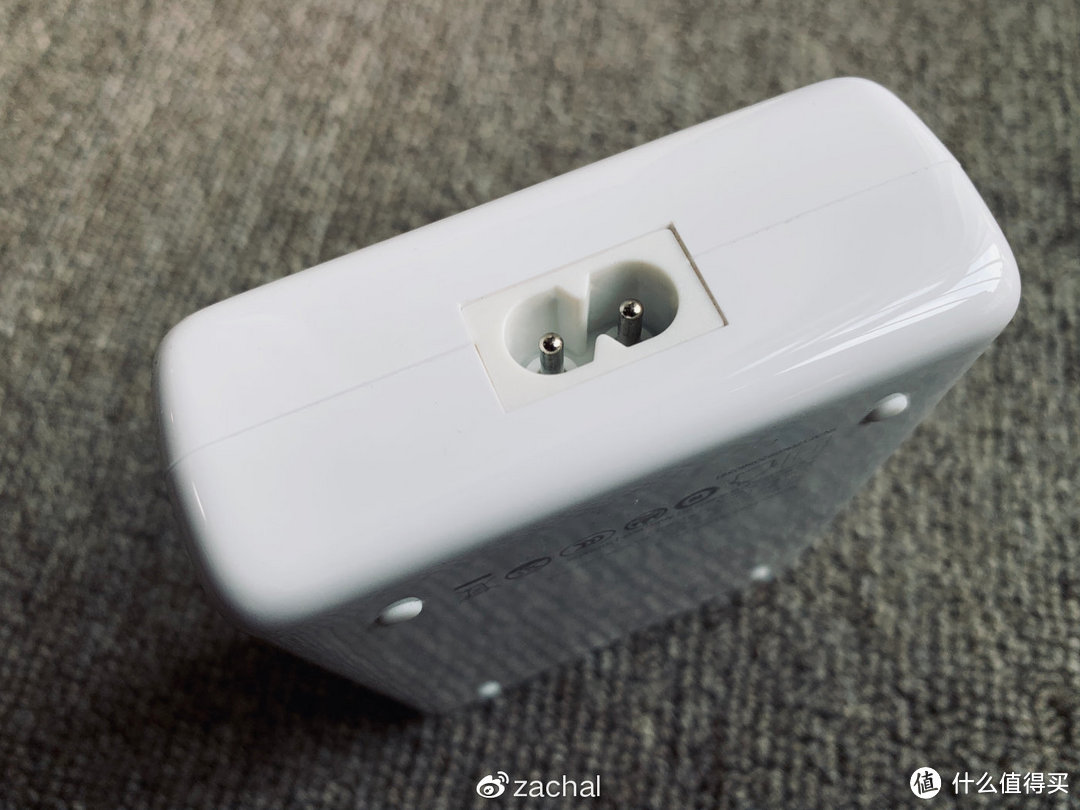 快充届的灭霸选手——Anker PowerPort Atom PD 4