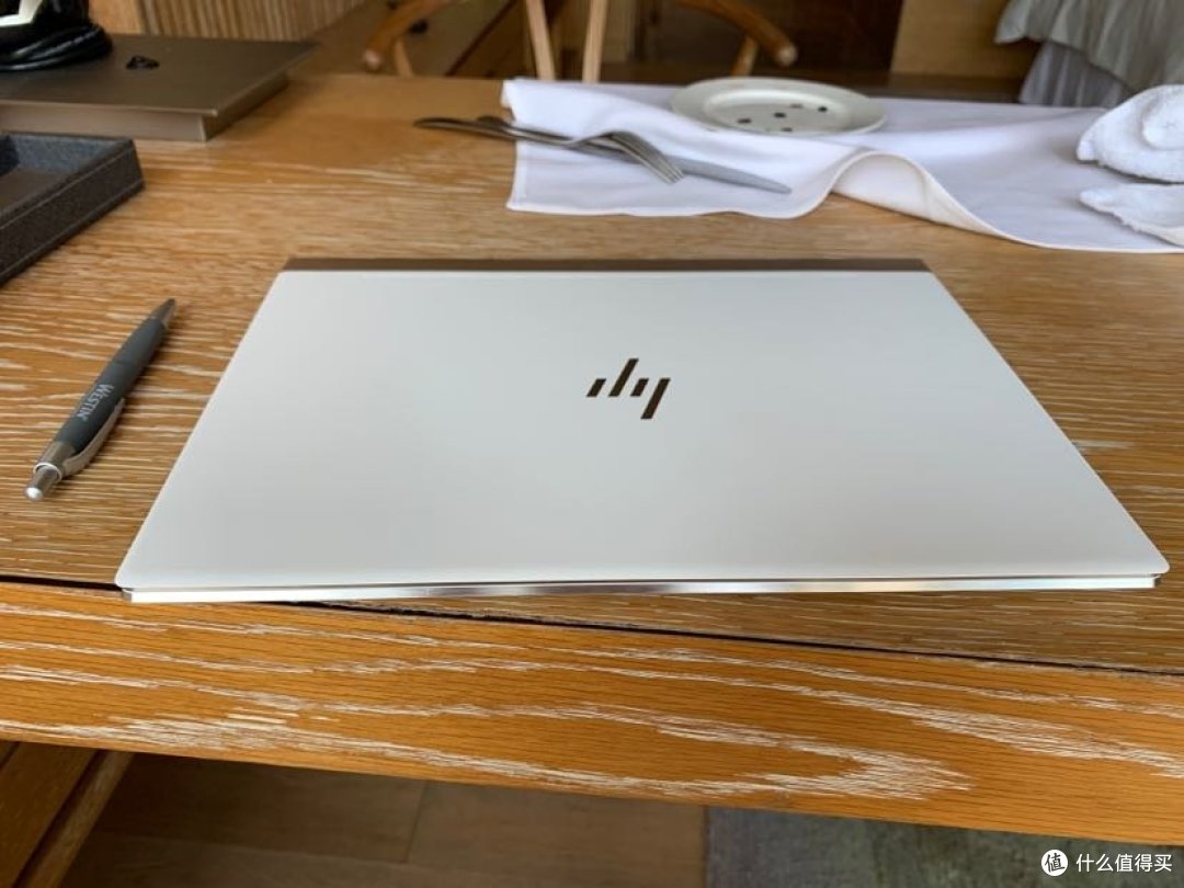 Spectre13笔记本中的艺术品