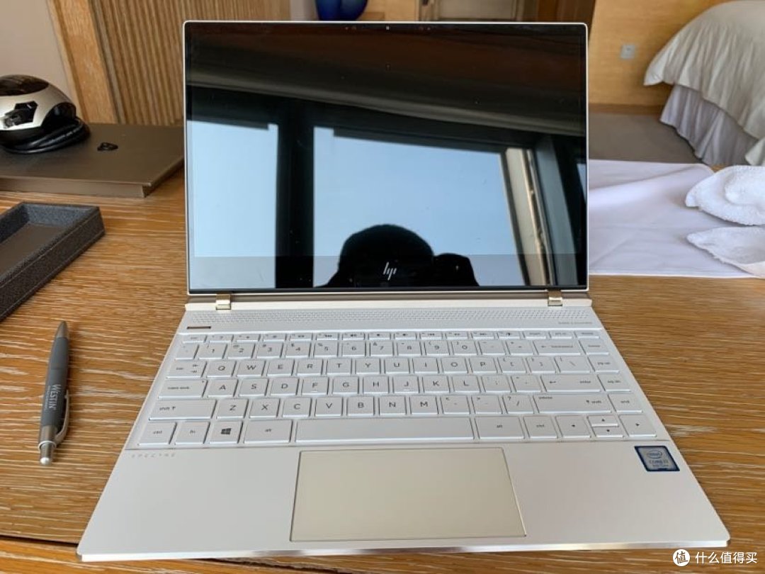 Spectre13笔记本中的艺术品