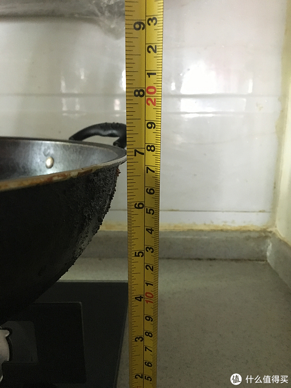 我家正常的32cm中式炒锅，锅沿离台面距离175mm左右