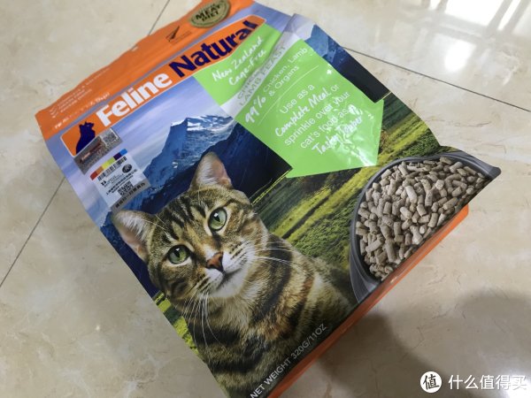 冻干质量轻、体积大，虽然只有320克，但也有不小一包。包装还挺好看的，很有辨识度