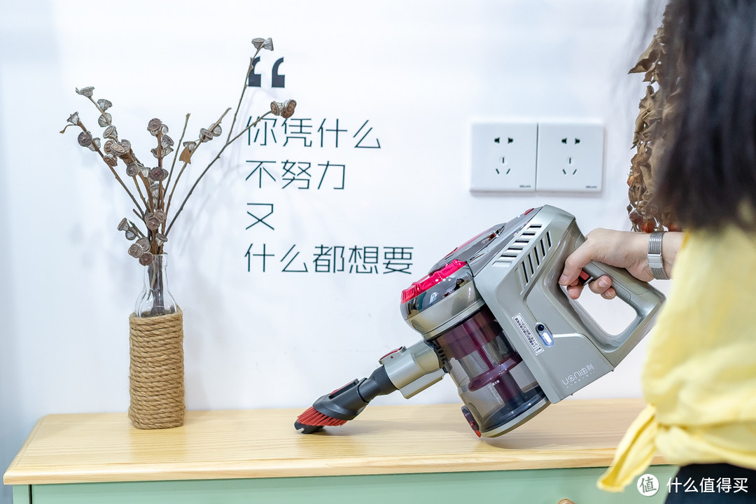 拖地比蹓狗还爽!一分钟拖完客厅地板,由利这套清洁工具堪称腰椎保护神