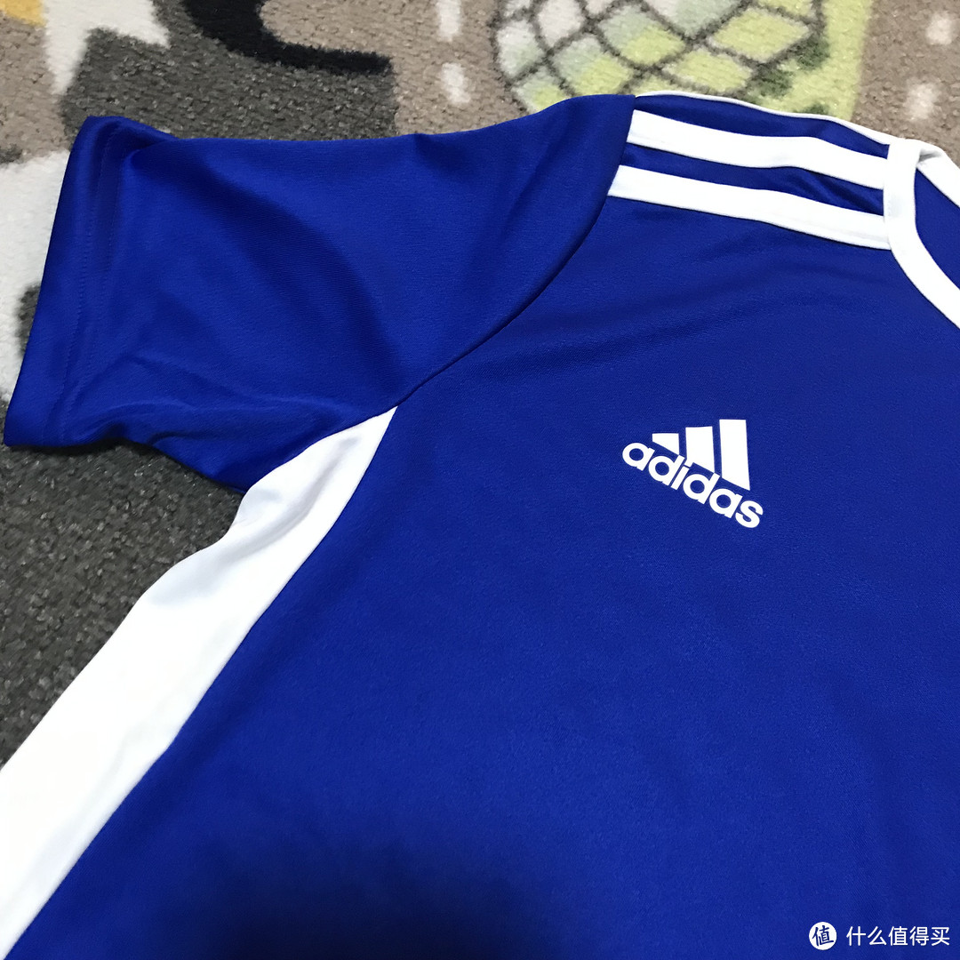 44块包邮到手的Adidas 儿童速干T恤