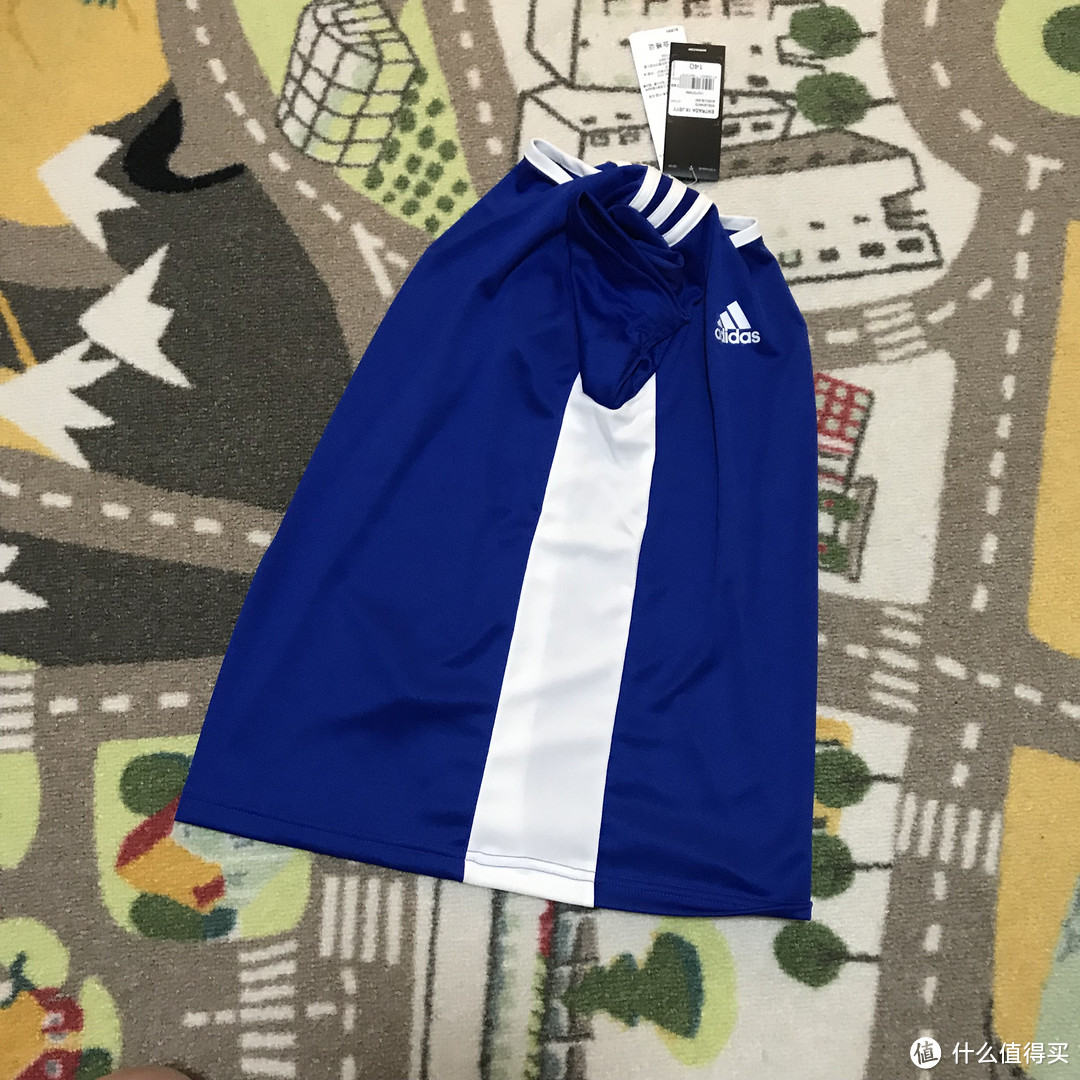 44块包邮到手的Adidas 儿童速干T恤