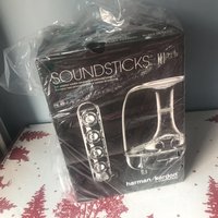 哈曼卡顿 SoundSticks III 3代 水晶有线版音箱外观展示(指示灯|导音孔|按键|底座|插头)