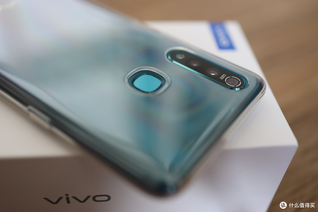 高颜值性价比之选——vivo Z5x 智能手机评测
