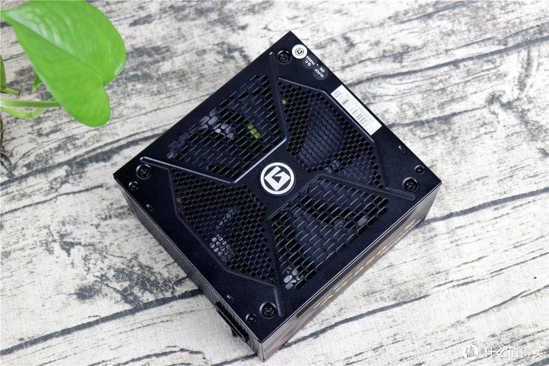 售价499元，额定功率850W，十年质保，你或许就是你想要的电源--美商艾湃电竞AG-850M电源分享