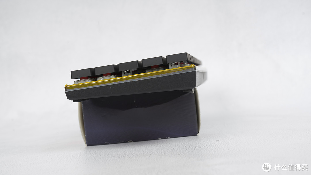 酷冷至尊SK621机械键盘实属笔记本伴侣,Cherry MX 矮轴+双模+RGB灯光