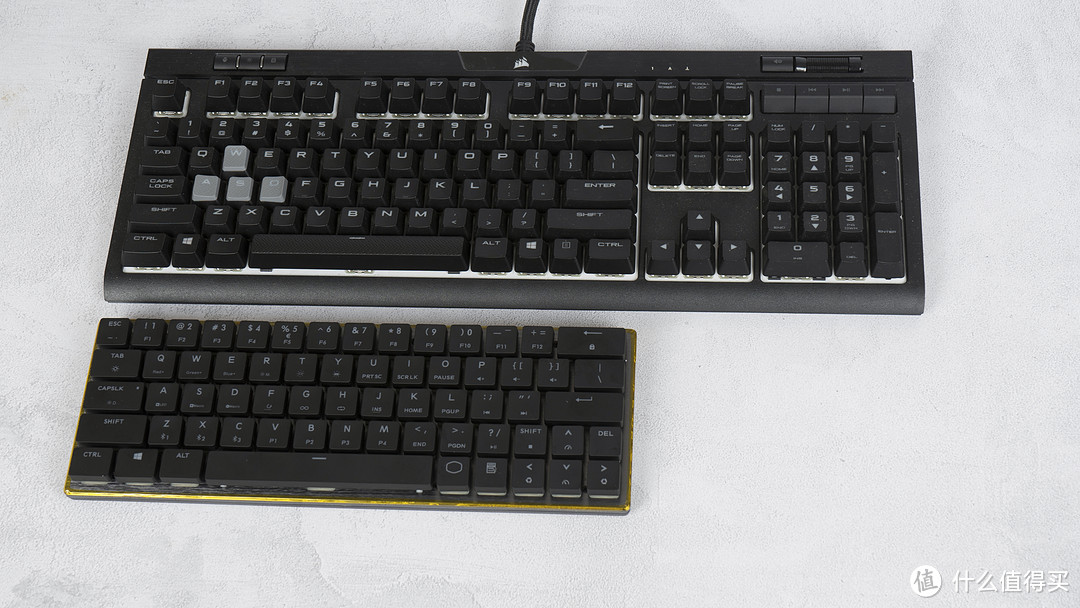 酷冷至尊SK621机械键盘实属笔记本伴侣，Cherry MX 矮轴+双模+RGB灯光