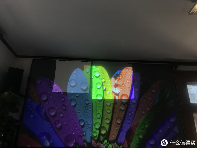 投影仪幕布评测：白玻纤 Vs  两款抗光幕布评测（白天 Vs 晚上）