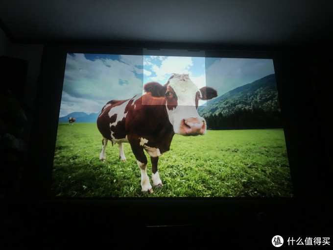 投影仪幕布评测：白玻纤 Vs  两款抗光幕布评测（白天 Vs 晚上）