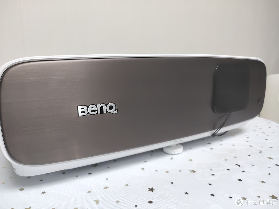 不只是4K，家庭观影新升级DCI-P3广色域4K投影—BenQ W2700