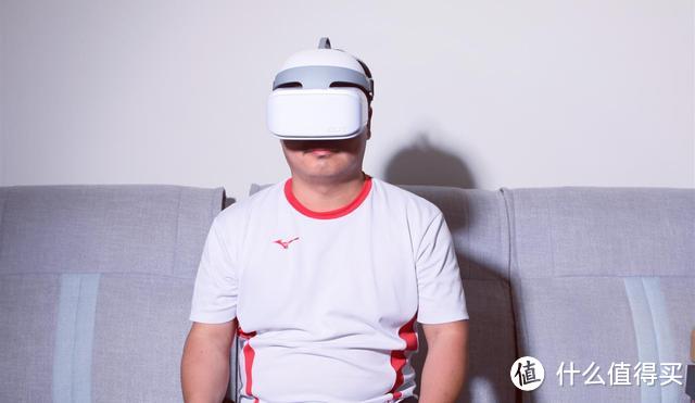 佩戴舒服资源多，爱奇艺VR一体机 奇遇2S上手体验