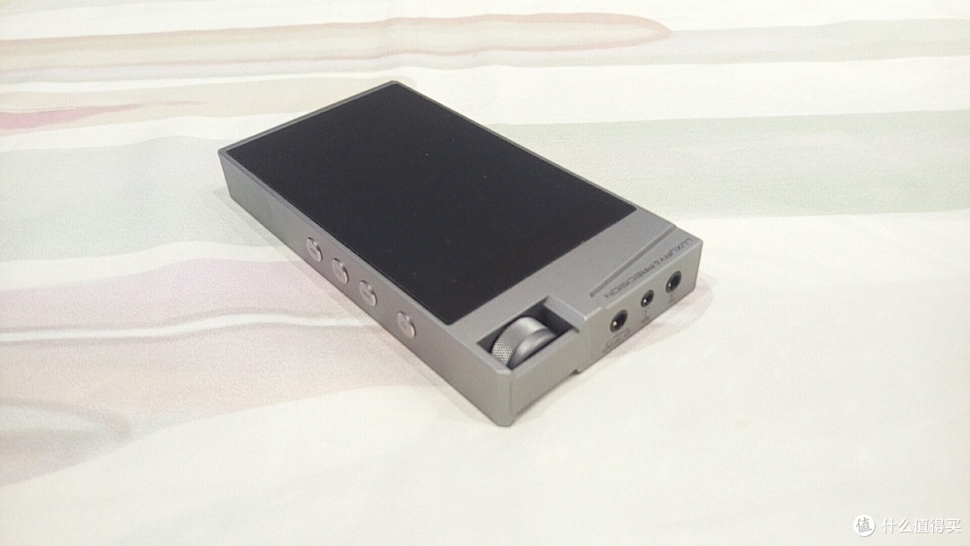 iphone配5000耳塞？ 怕不是拿着宝剑割白菜——90后文科男开箱乐彼L4
