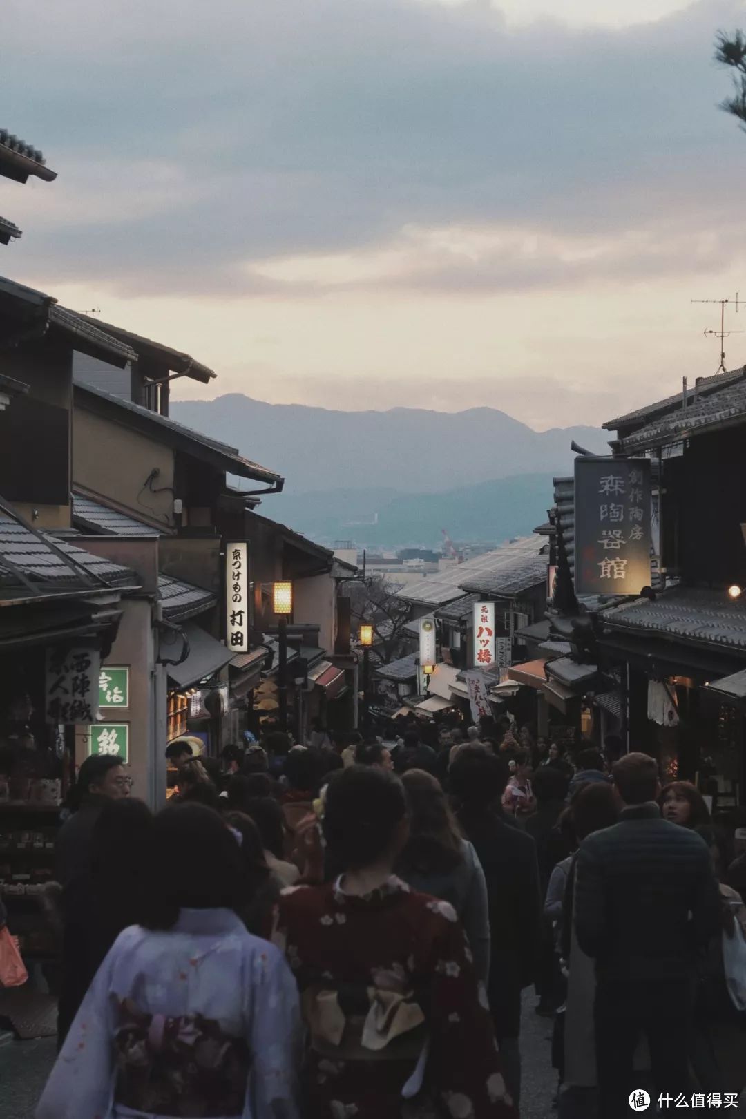 夜游京都，看尽京都的风流、文雅与幽默