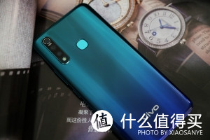 vivo Z5x，可以爽玩一整天的千元水桶机！