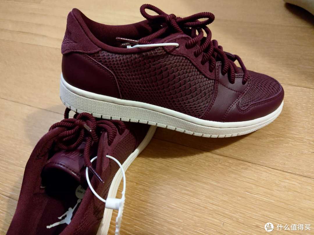 618入手两双AIR JORDAN 1及SKINS A400