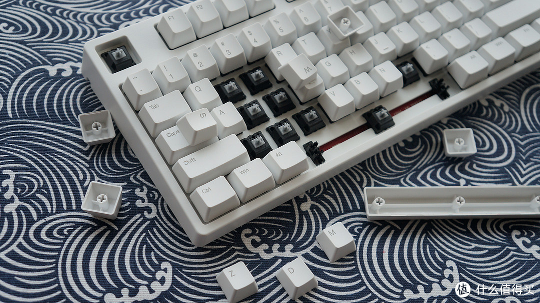 白得很纯粹，我的第一把机械键盘——ikbc C104 银轴 开箱