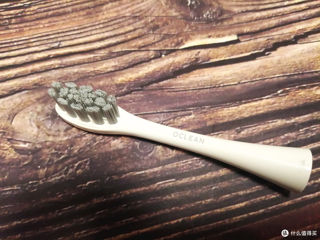 点满科技树,刷牙也带感——欧可林 Oclean X 彩色 触屏智能 电动牙刷简评
