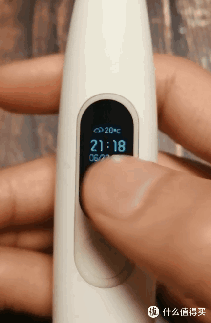 点满科技树,刷牙也带感——欧可林 Oclean X 彩色 触屏智能 电动牙刷简评