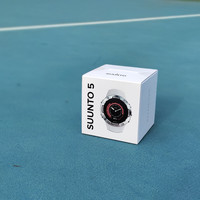 颂拓 5 智能运动腕表外观展示(屏幕|表盘|表带|充电线|表扣)