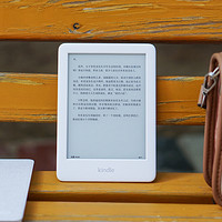 亚马逊 全新Kindle 电子书阅读器 青春版开箱展示(机身|边框|接口|充电线|阅读灯)