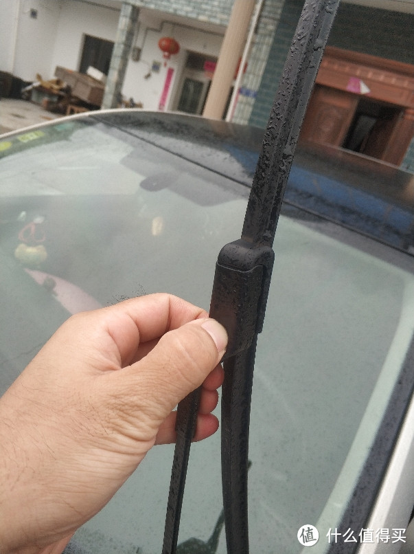 自力更生,更换自家斯柯达小车车雨刮