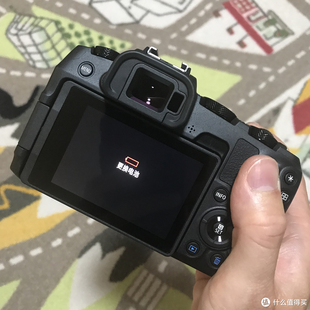 小巧！轻便！便宜！Canon EOS RP开箱