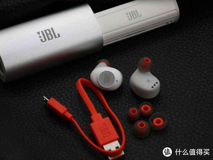 JBL C230TWS体验：声音穿透大脑的感觉