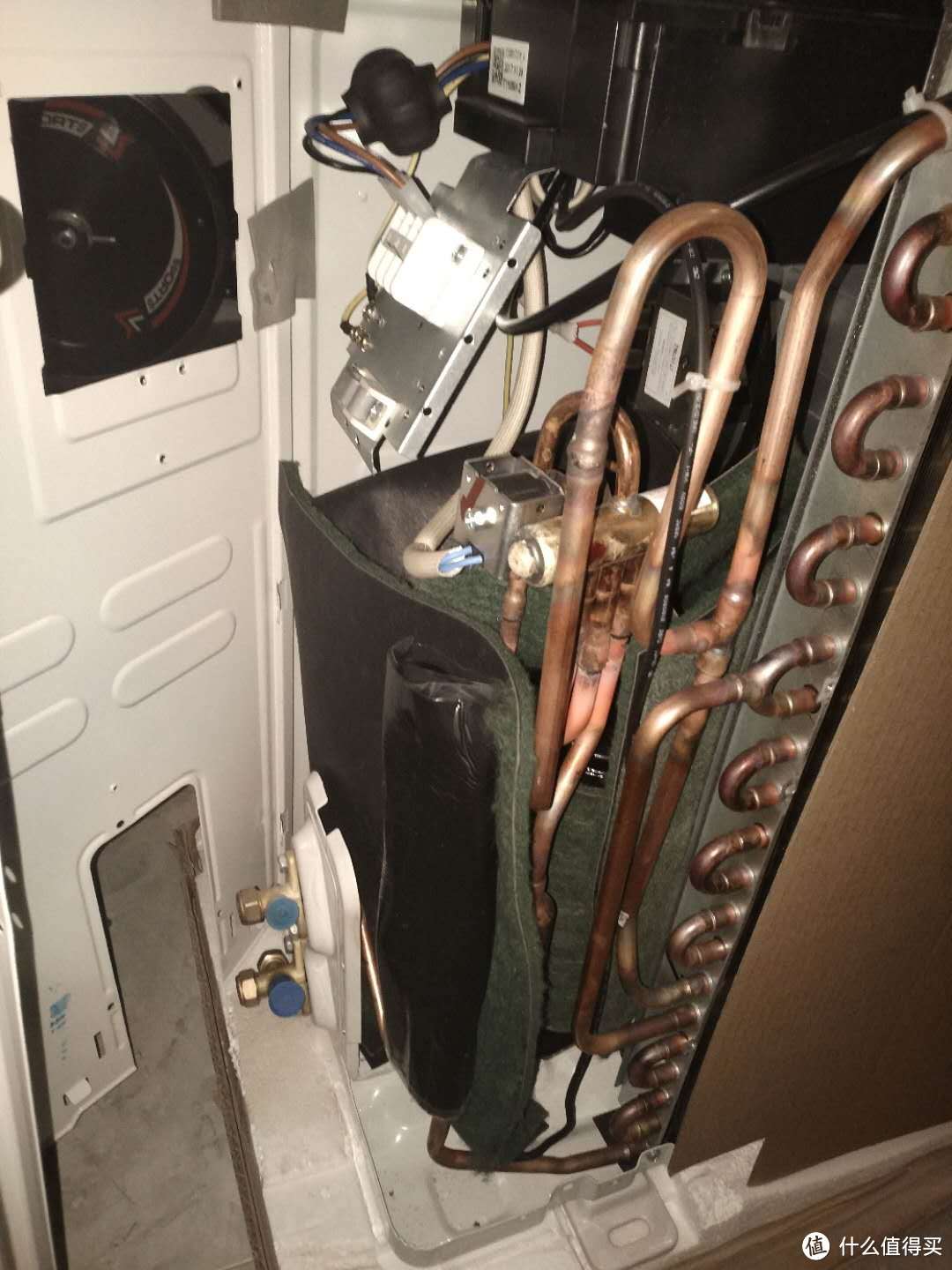 空调 篇一:tcl f3 1.5匹 一级能效  钛金自清洁 暴力拆机不解读,不懂!