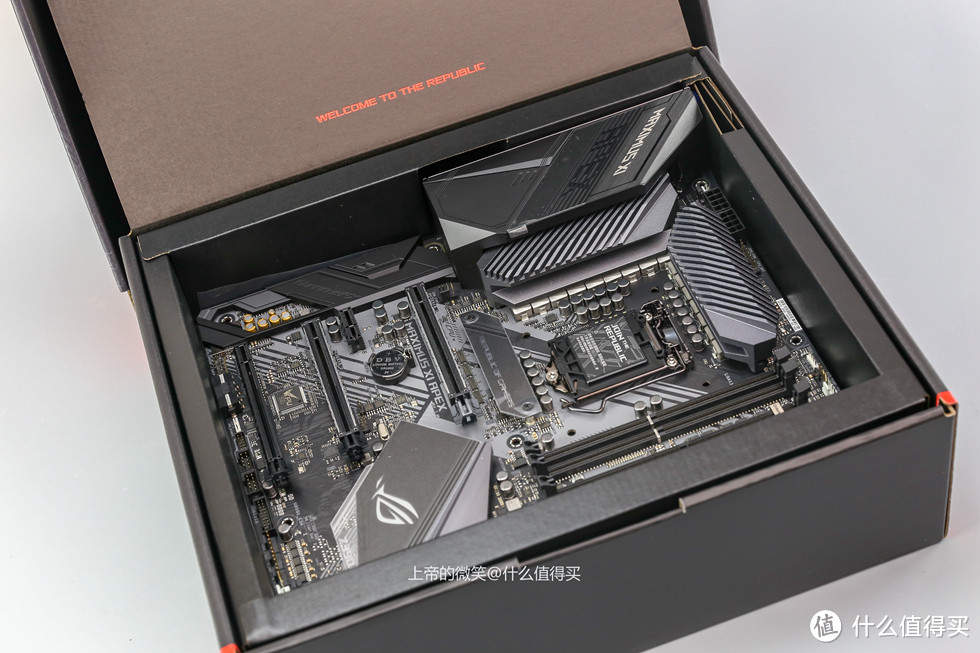 618装一台I9---COSMOS C700M+ROG M11A 猛禽2080TI分体水冷装机