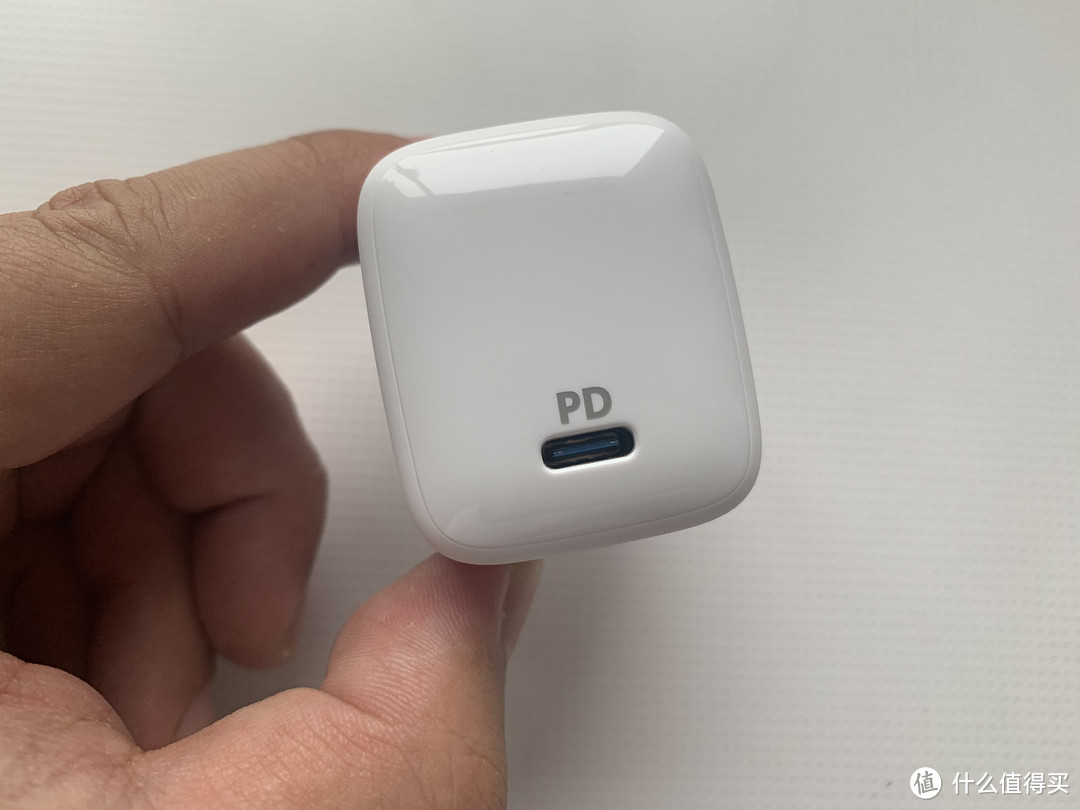 ANKER PD1..一只嗖嗖快的充电器..