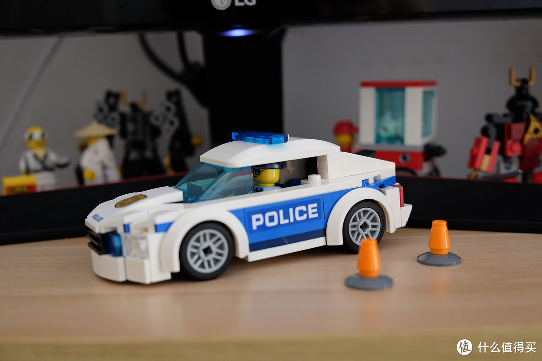 城市中不可或缺的一部分——LEGO 乐高 城市系列 60239 巡逻警车