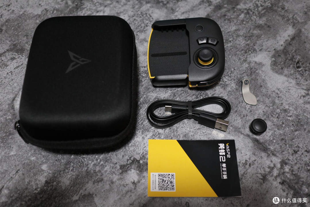 高端大气上档次飞智黄蜂2单手手柄使用评测