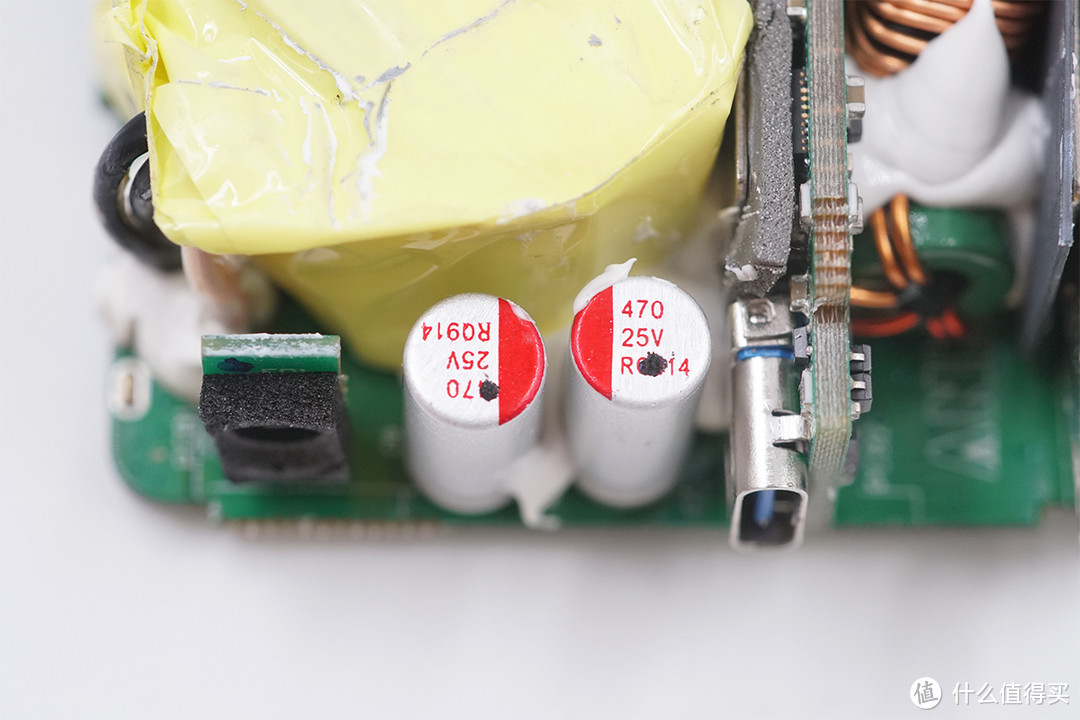 拆解报告：ANKER 60W氮化镓双USB-C口充电器（A2029）