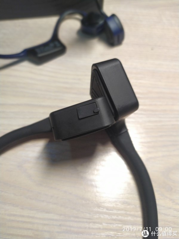 X2的电池盖永远盖不严。。。