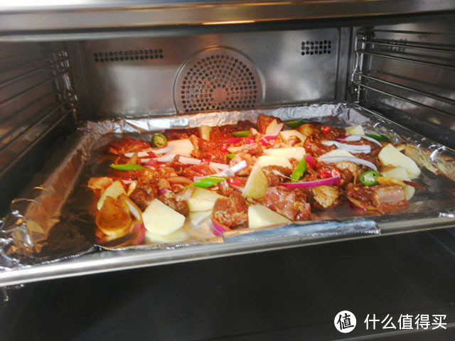 蒸烤箱的能蒸善烤指什么？是否达到蒸箱、烤箱专业水准