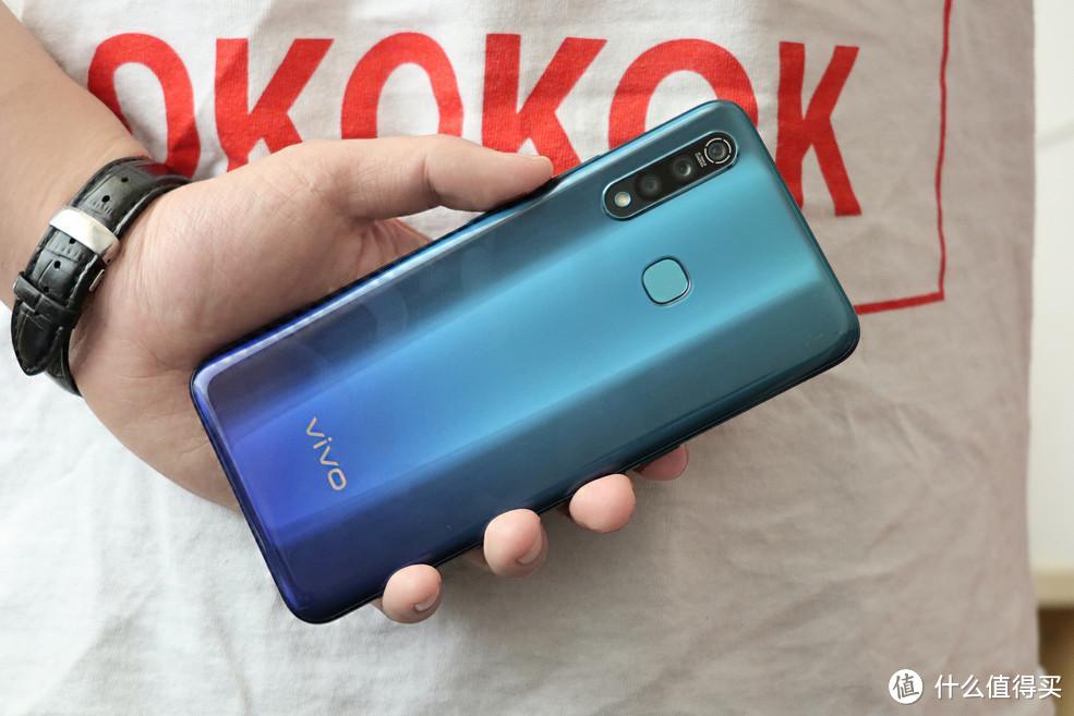 好看还能打的它不像是千元机——vivo Z5x体验