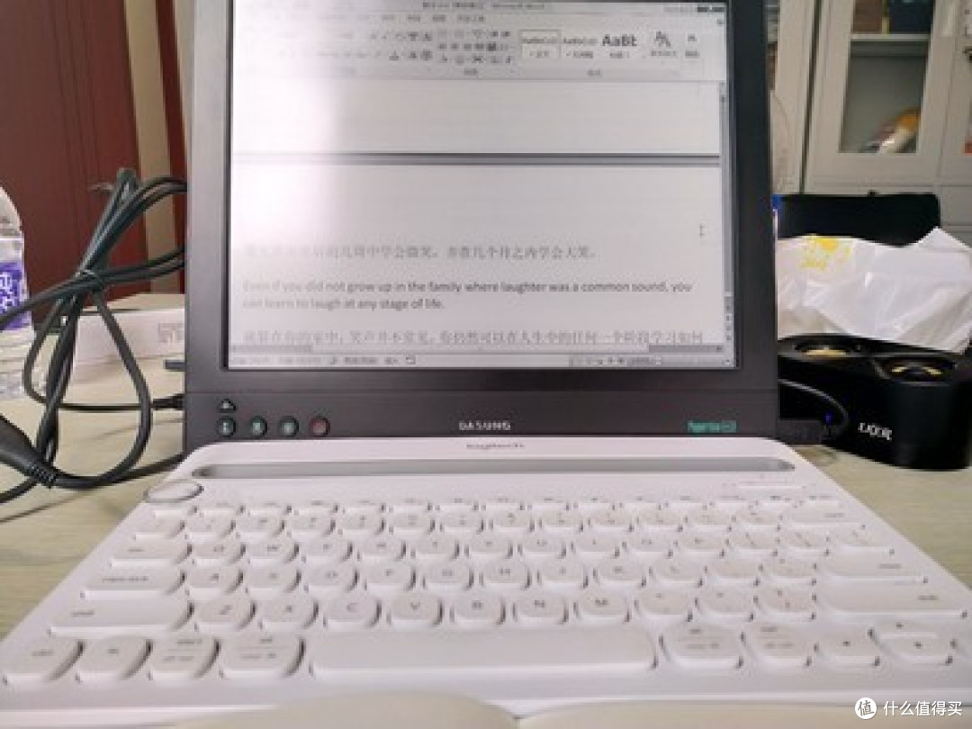 大上显示器连接罗技键盘