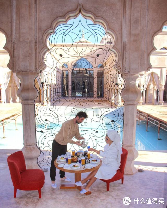 迷失“好色”摩洛哥，在网红酒店做第一千零二个梦