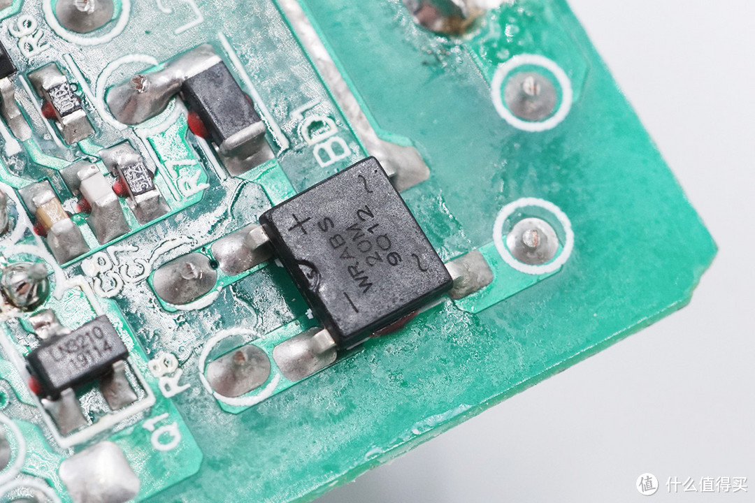拆解报告:Mcdodo 18W USB PD PPS快充充电器