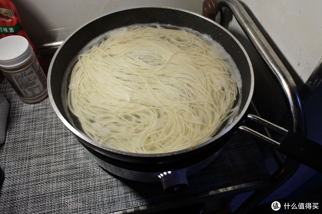 别人用它做大餐，我却用来煮泡面：米家电磁炉套装 锋味定制版 试用