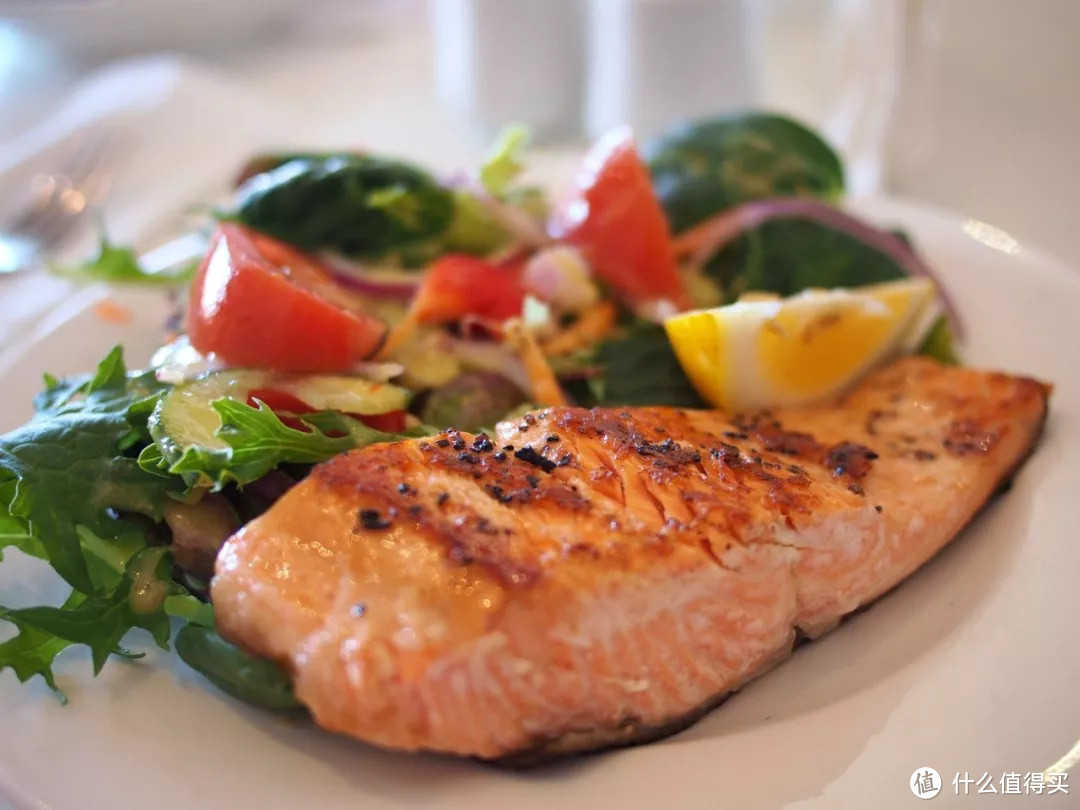三文鱼热量高脂肪多，为什么健身达人还那么喜欢吃？