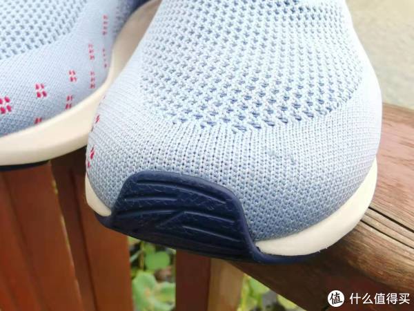 防撞鞋头设计