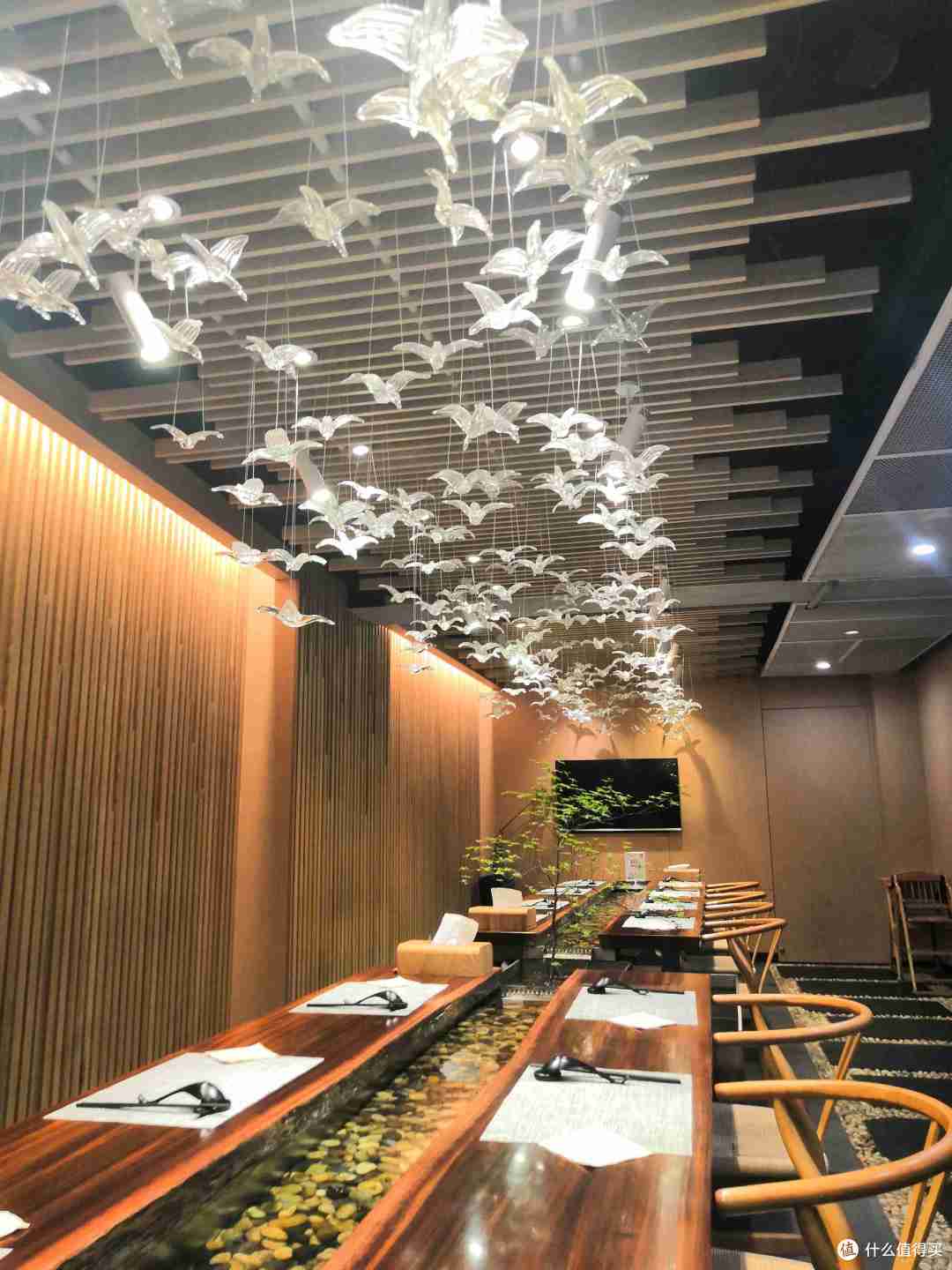 鱼跃此间塘「难得一面」