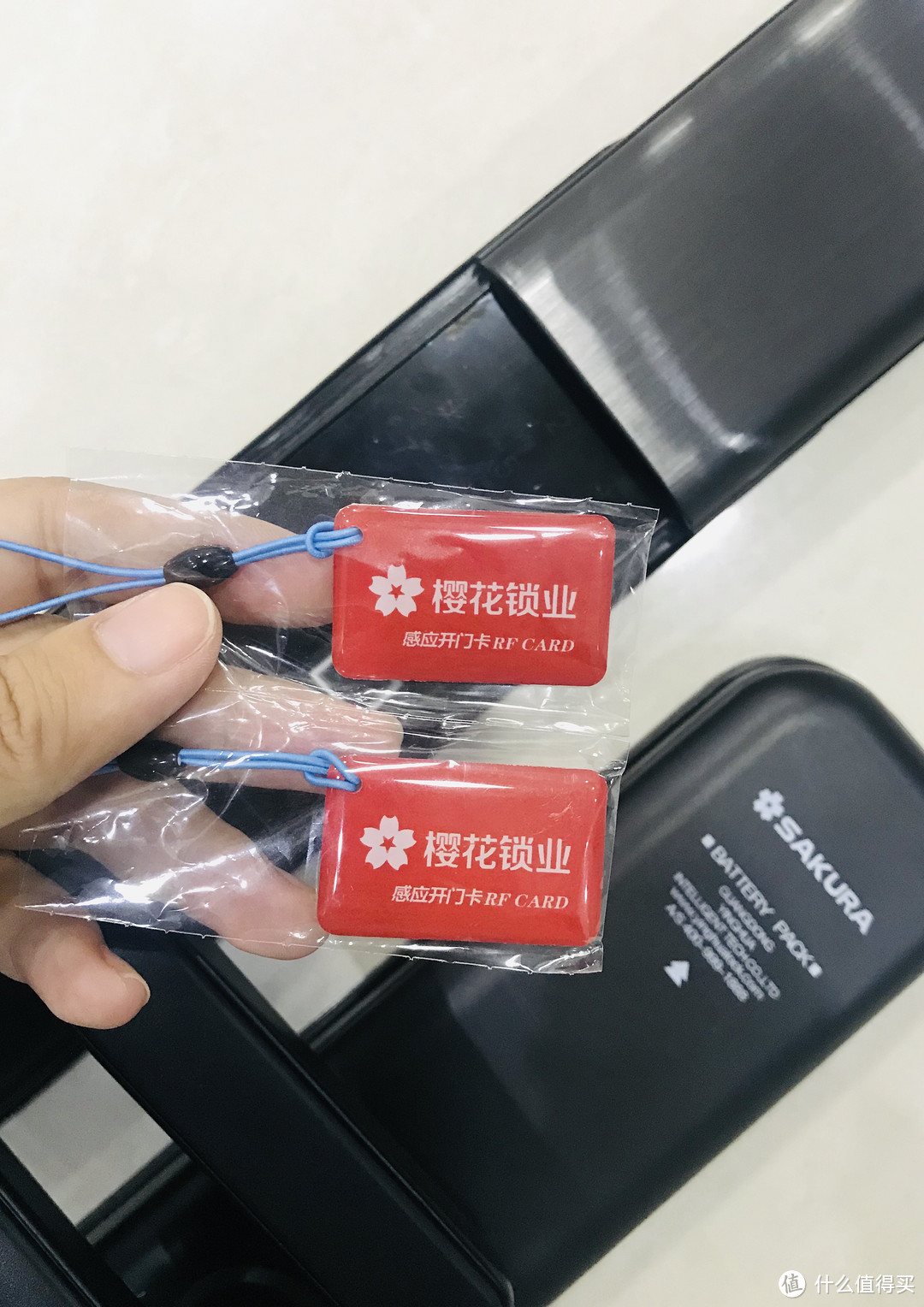 原来智能锁带滑盖有这些好处,樱花指纹锁6188真实开箱评测