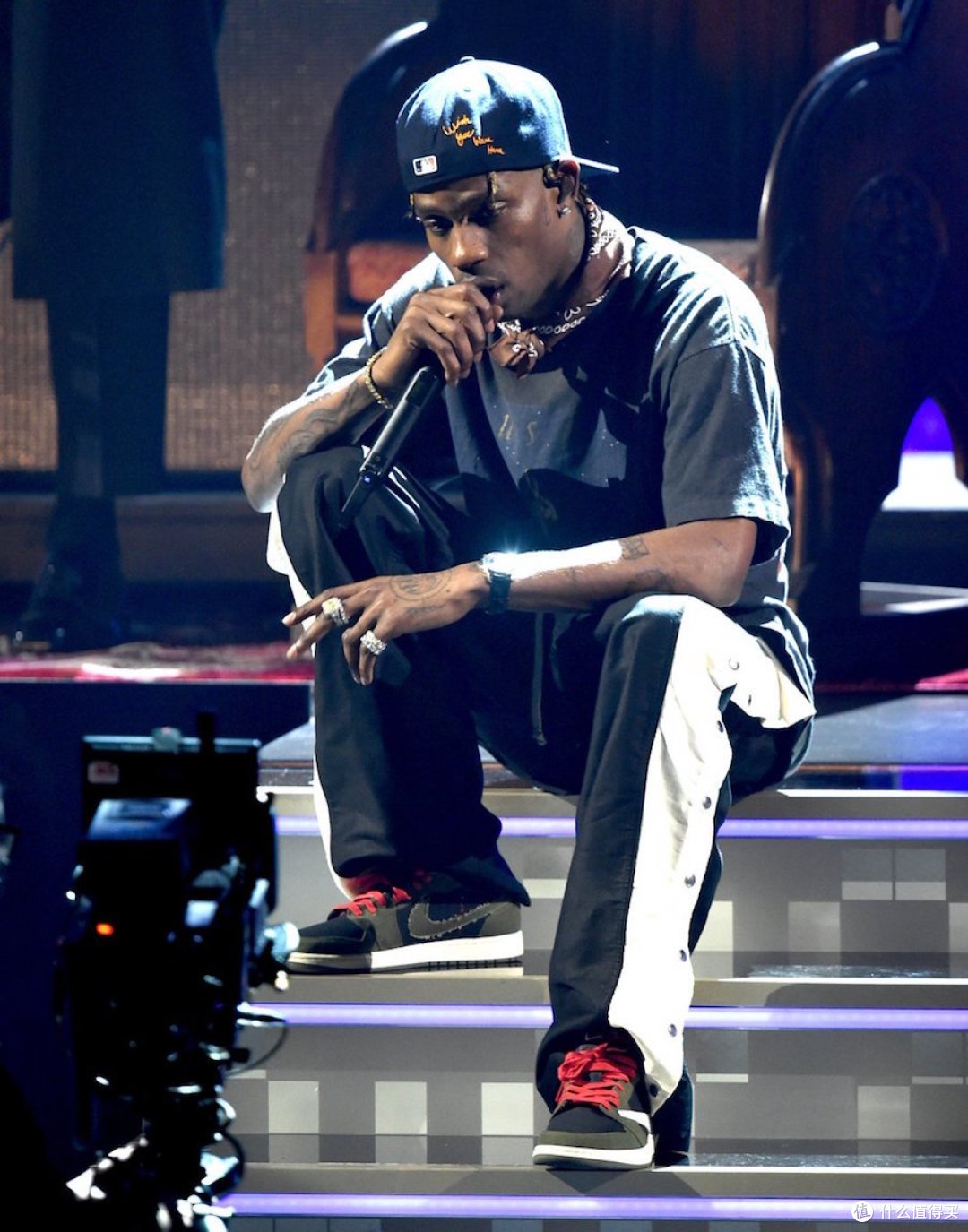 反钩设计,Travis Scott x Air Jordan 1 Low 开箱